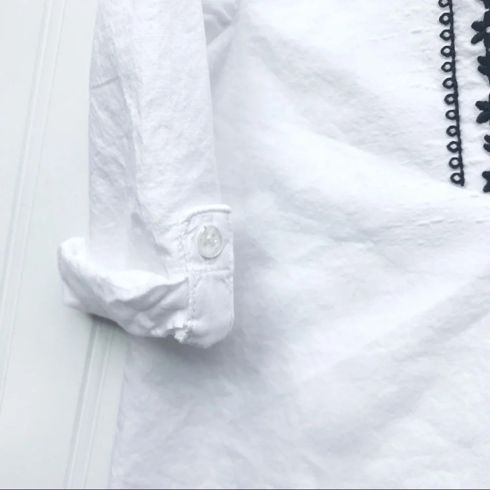 •Carter’s• embroidered tunic top
